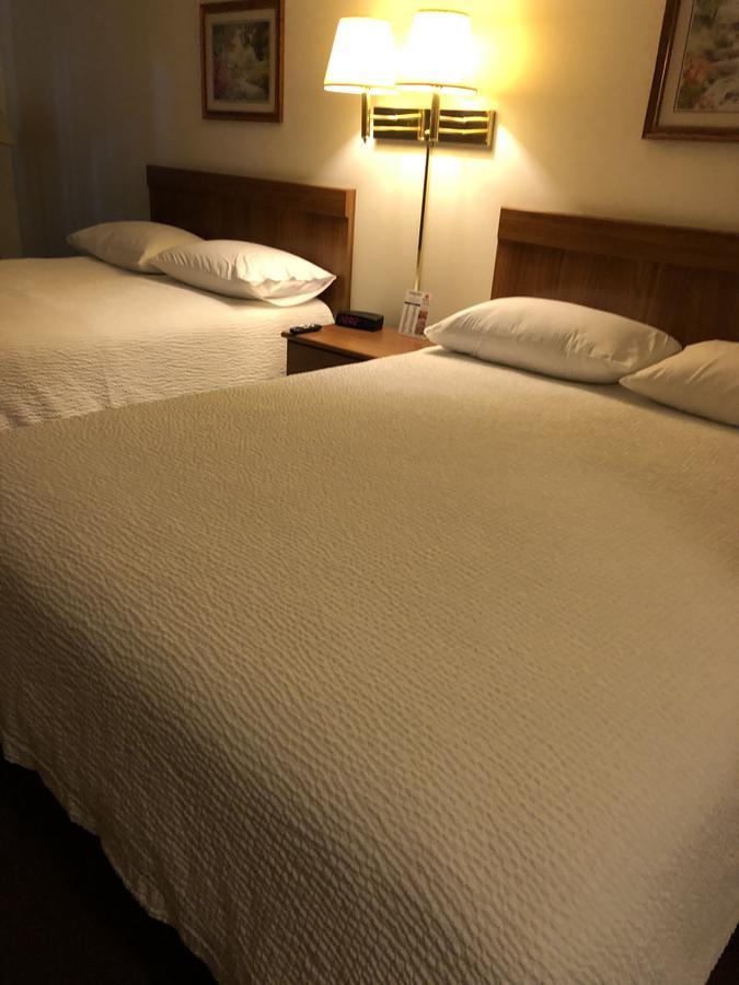 Coronado Motel & Rv Park Lindsborg Bagian luar foto