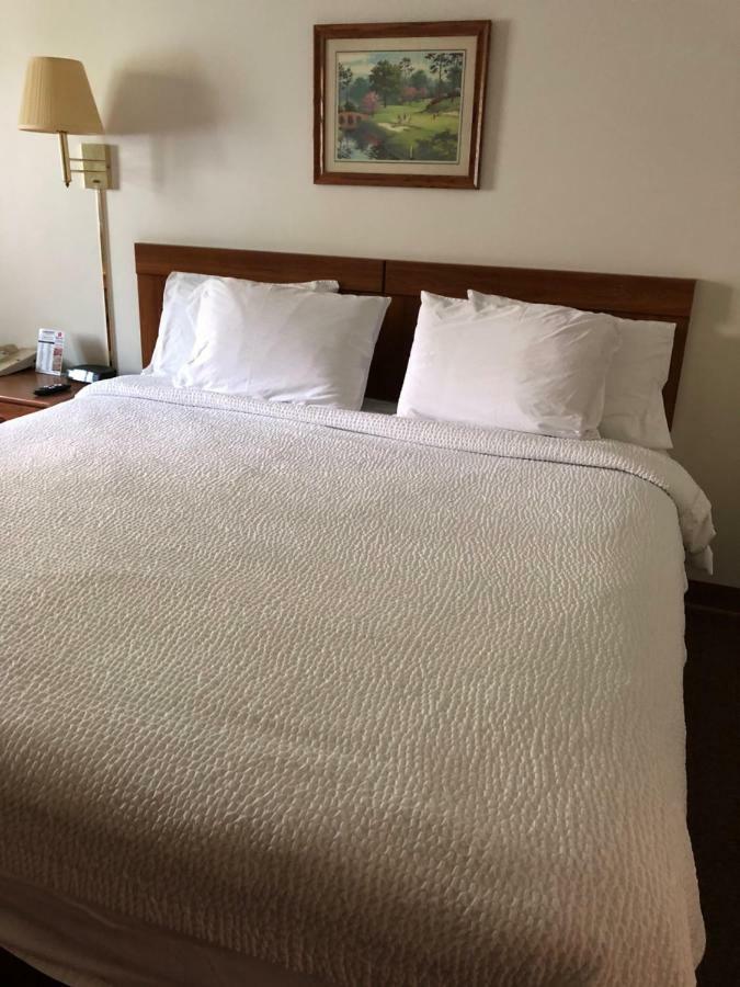 Coronado Motel & Rv Park Lindsborg Bagian luar foto