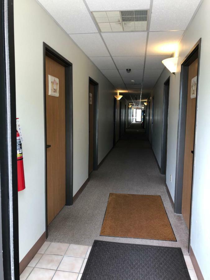Coronado Motel & Rv Park Lindsborg Bagian luar foto